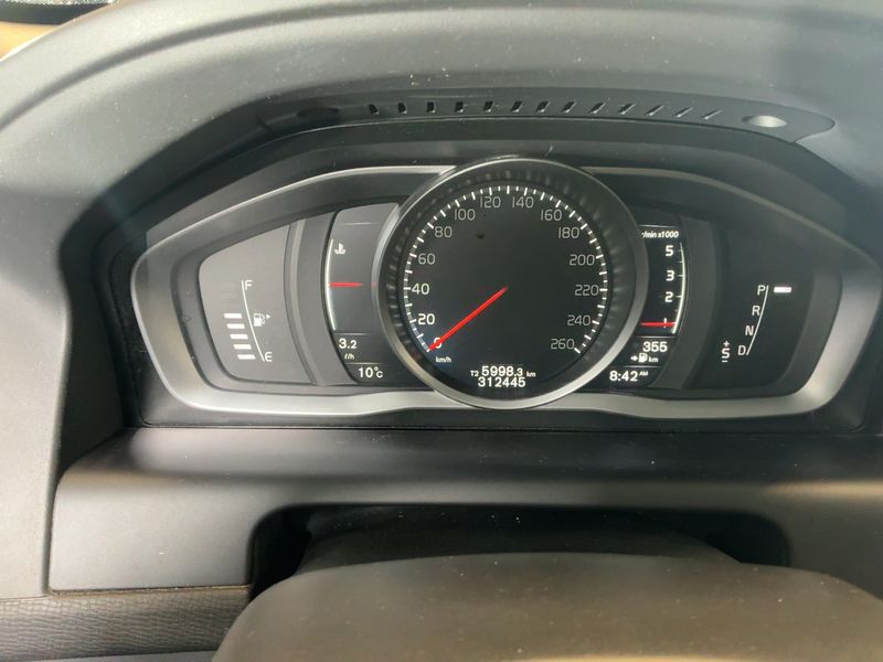 Volvo XC60 2.4 D4 Kinetic AWD 2017 – снимка 19