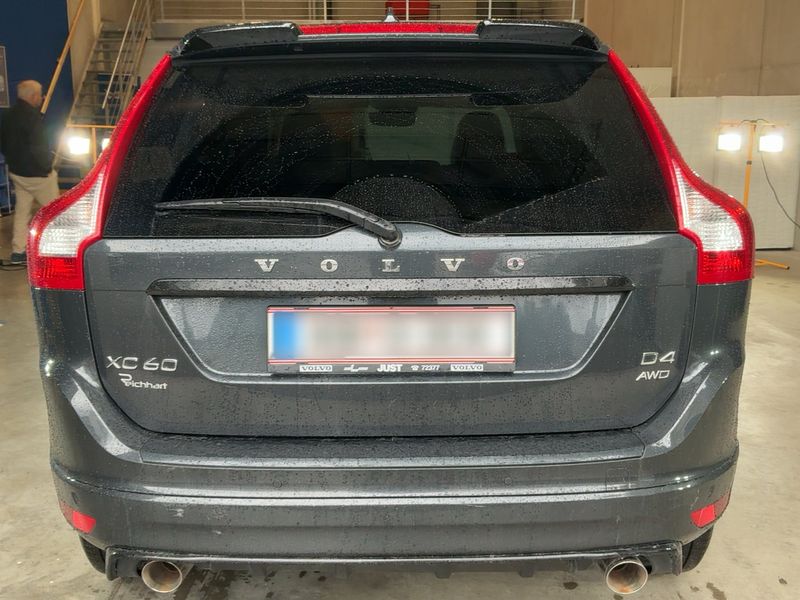 Volvo XC60 2.4 D4 Kinetic AWD 2017 – снимка 7