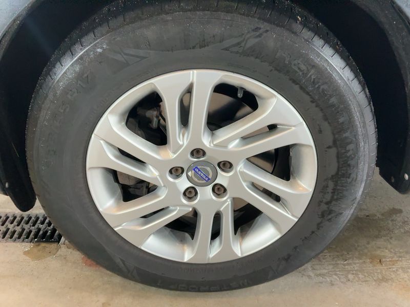 Volvo XC60 2.4 D4 Kinetic AWD 2017 – снимка 3