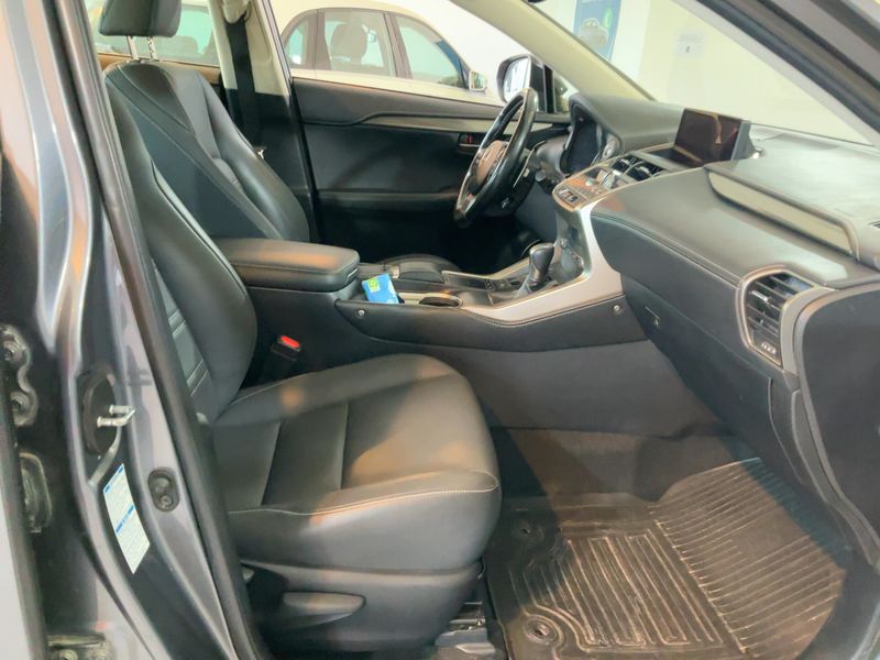 Lexus NX-Serie NX 300h E-Four Premium 2020 – снимка 16