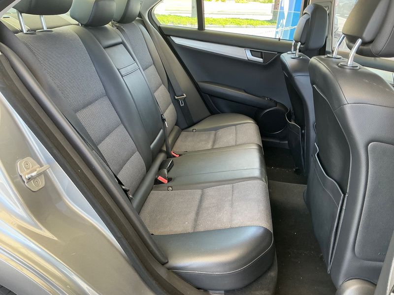 Mercedes-Benz C-Klasse C 220 CDI BlueEfficiency Avantgarde 2012 – снимка 14