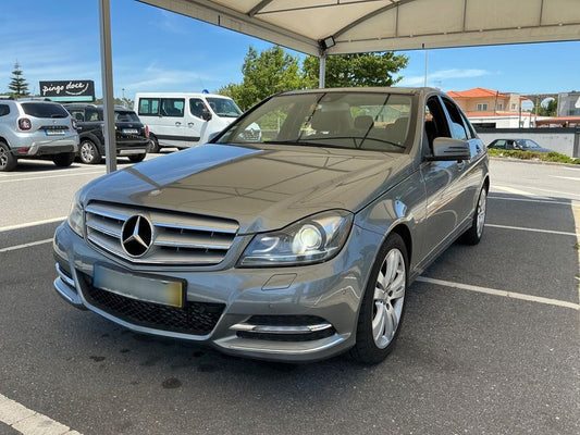 Mercedes-Benz C-Klasse C 220 CDI BlueEfficiency Avantgarde 2012
