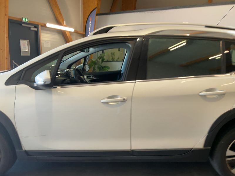 Peugeot 2008 1.2 PureTech Allure 2018 – снимка 4