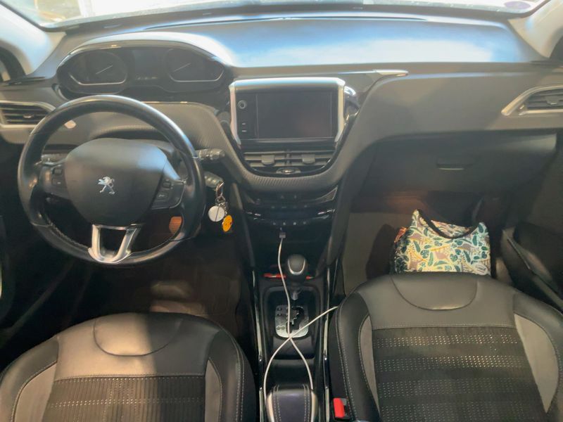 Peugeot 2008 1.2 PureTech Allure 2018 – снимка 17