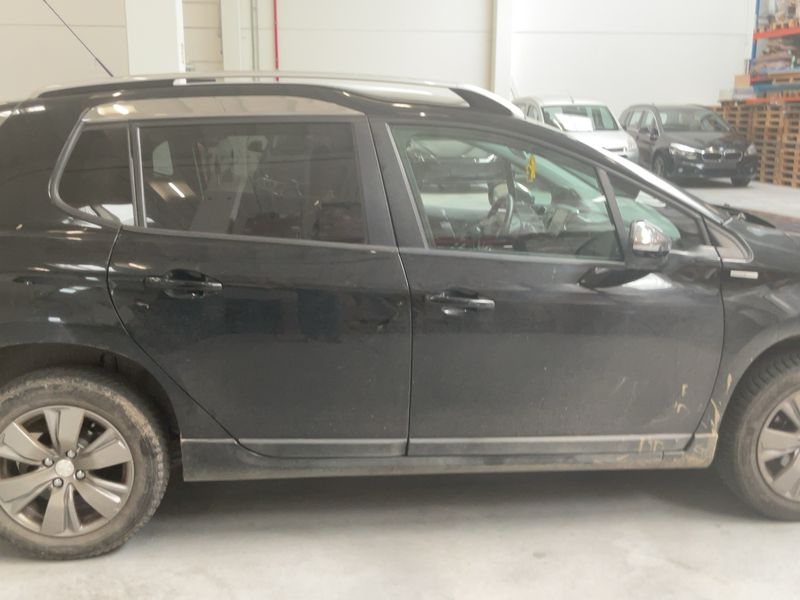 Peugeot 2008 1.2 e-VTi Style 2018 – снимка 10