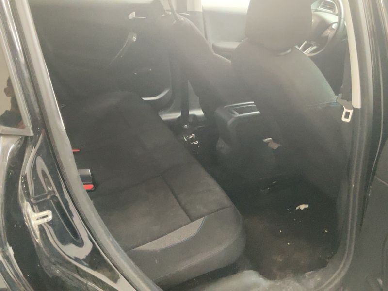 Peugeot 2008 1.2 e-VTi Style 2018 – снимка 19
