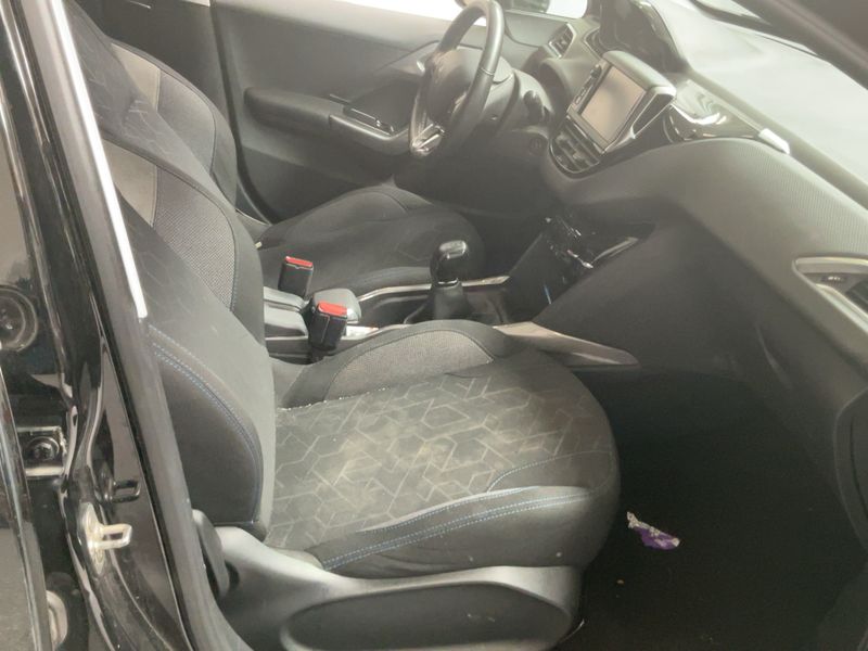 Peugeot 2008 1.2 e-VTi Style 2018 – снимка 16