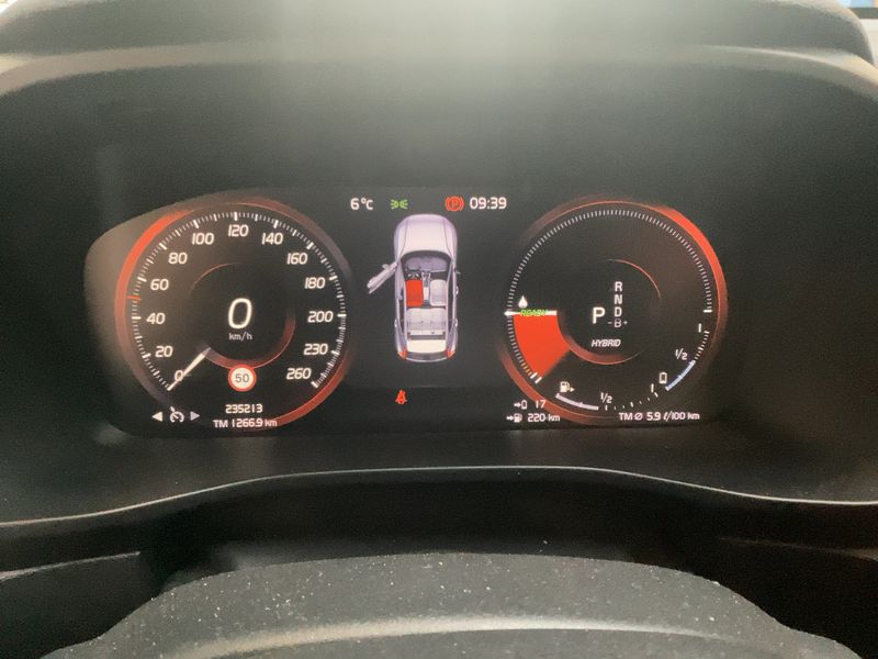 Volvo XC40 1.5 T5 Plug-in Hybrid Inscription Expression 2WD 2020 – снимка 18