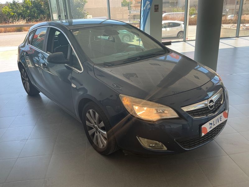 Opel Astra 1.7 CDTI Cosmo 2010 – снимка 1