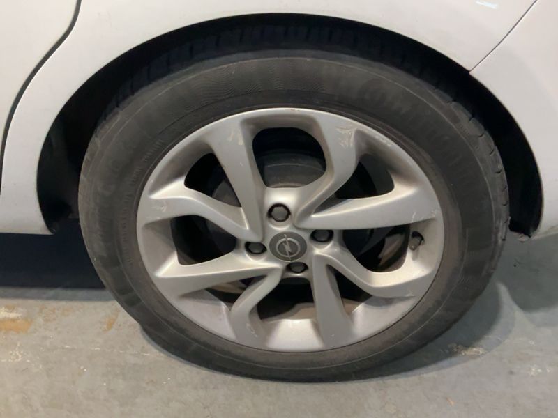 Opel Corsa 1.4 Selective 2016 – снимка 5