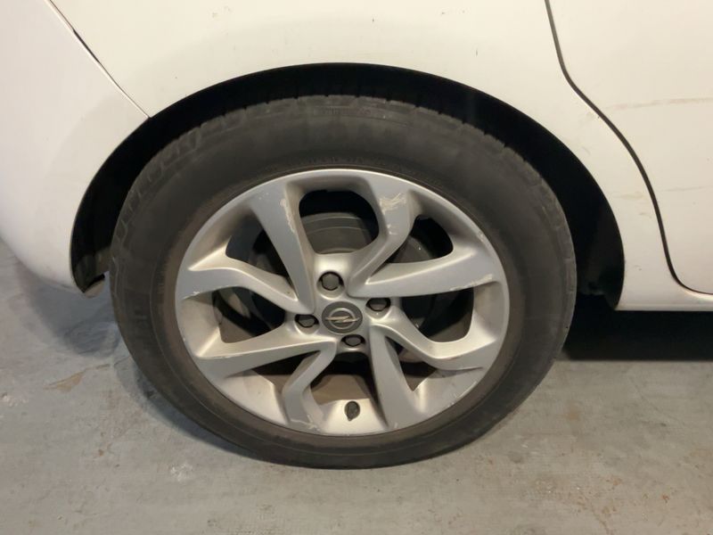 Opel Corsa 1.4 Selective 2016 – снимка 9