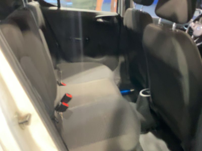 Opel Corsa 1.4 Selective 2016 – снимка 19