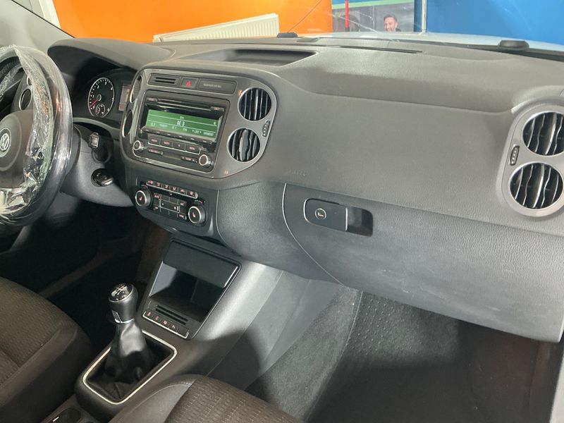 Volkswagen Tiguan 2.0 TDI Sport & Style BlueMotion Tech 2013 – снимка на щета 59