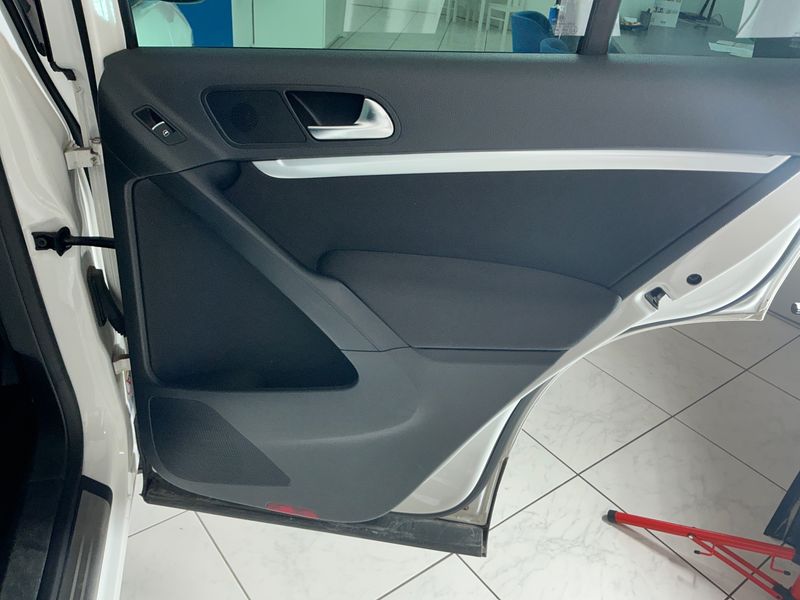 Volkswagen Tiguan 2.0 TDI Sport & Style BlueMotion Tech 2013 – снимка на щета 56