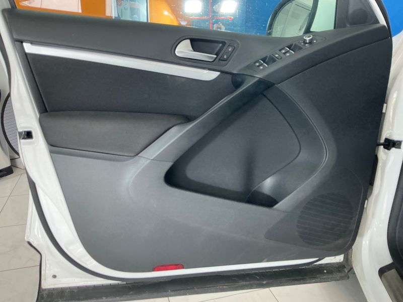 Volkswagen Tiguan 2.0 TDI Sport & Style BlueMotion Tech 2013 – снимка на щета 51