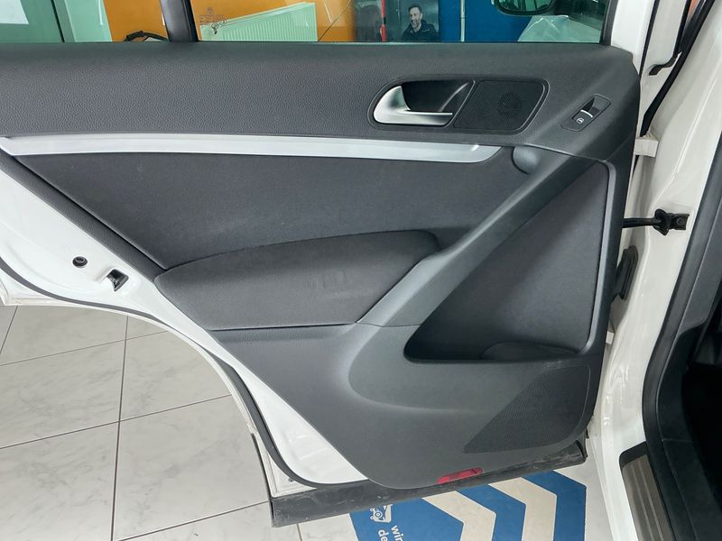 Volkswagen Tiguan 2.0 TDI Sport & Style BlueMotion Tech 2013 – снимка 42