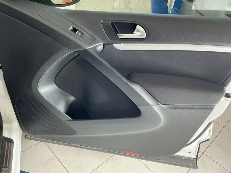 Volkswagen Tiguan 2.0 TDI Sport & Style BlueMotion Tech 2013 – снимка 46