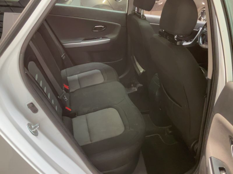 Kia cee'd 1.6 GDI SW Active 2013 – снимка 19