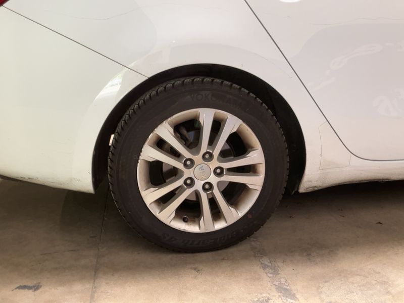 Kia cee'd 1.6 GDI SW Active 2013 – снимка 9