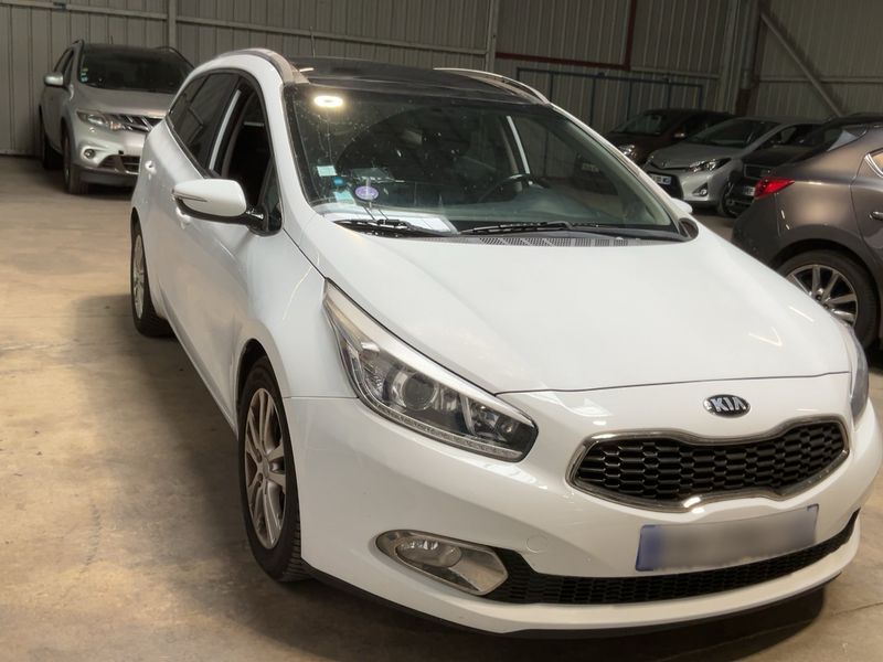 Kia cee'd 1.6 GDI SW Active 2013 – снимка 12