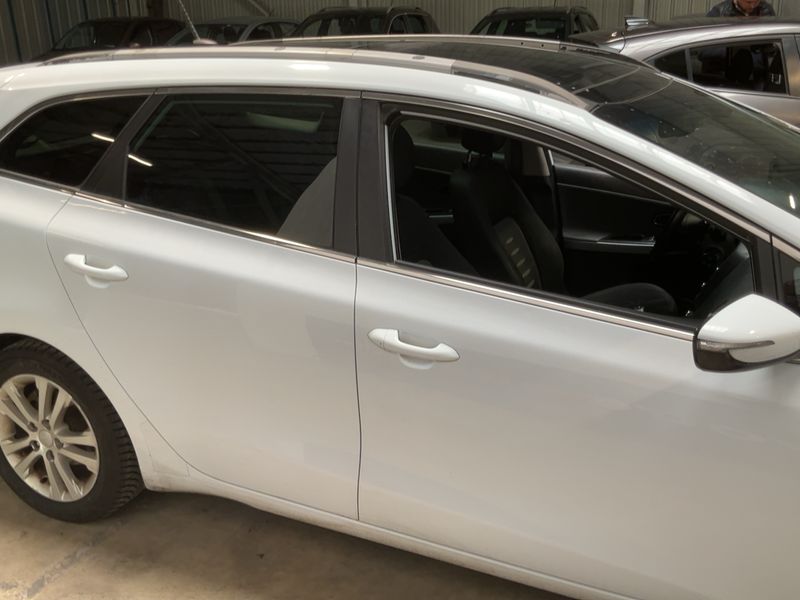 Kia cee'd 1.6 GDI SW Active 2013 – снимка 10