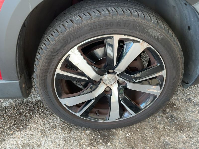 Peugeot 2008 1.2 e-THP GT Line 2017 – снимка 11