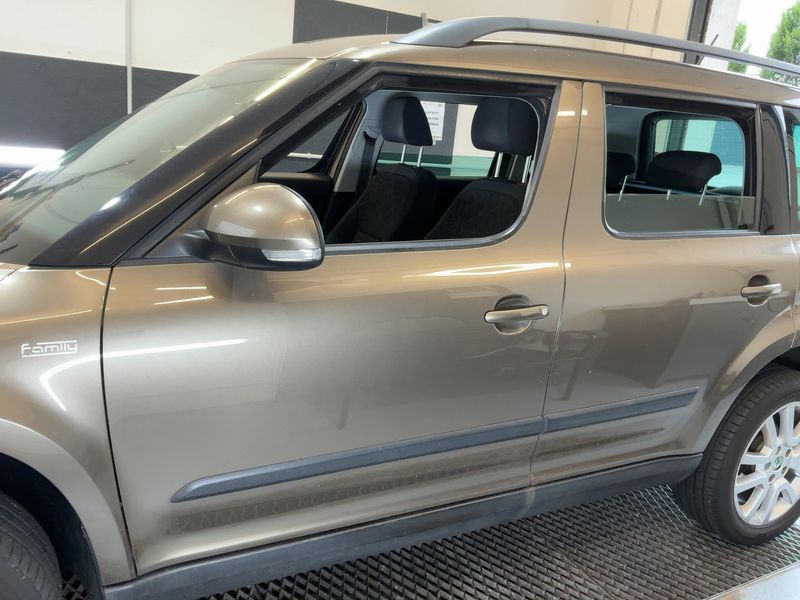 Skoda Yeti 2.0 TDI Ambition 4x4 2012 – снимка 4