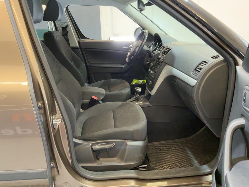 Skoda Yeti 2.0 TDI Ambition 4x4 2012 – снимка 16