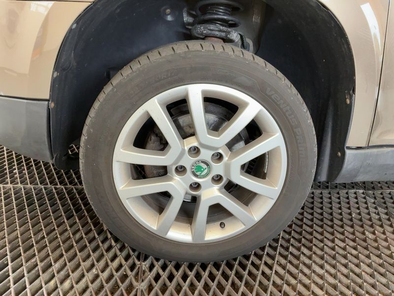 Skoda Yeti 2.0 TDI Ambition 4x4 2012 – снимка 3