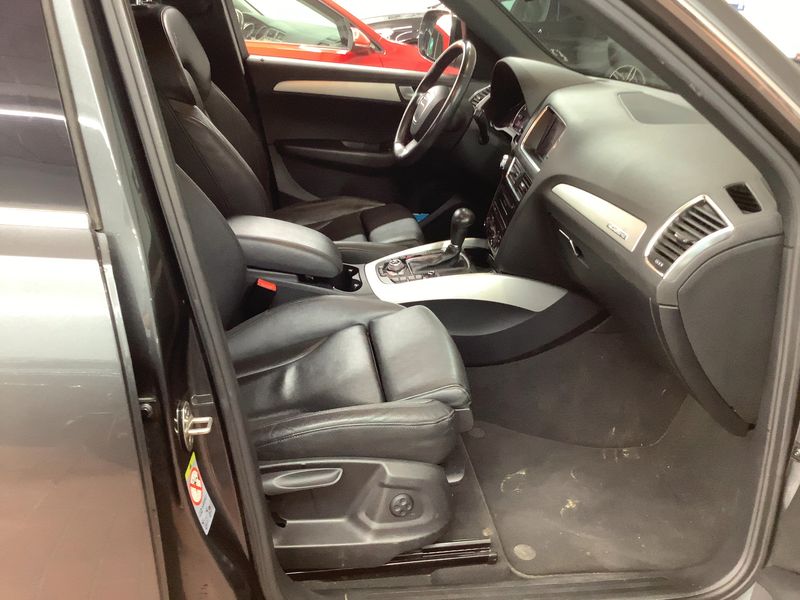 Audi Q5 2.0 TDI quattro 2011 – снимка 17