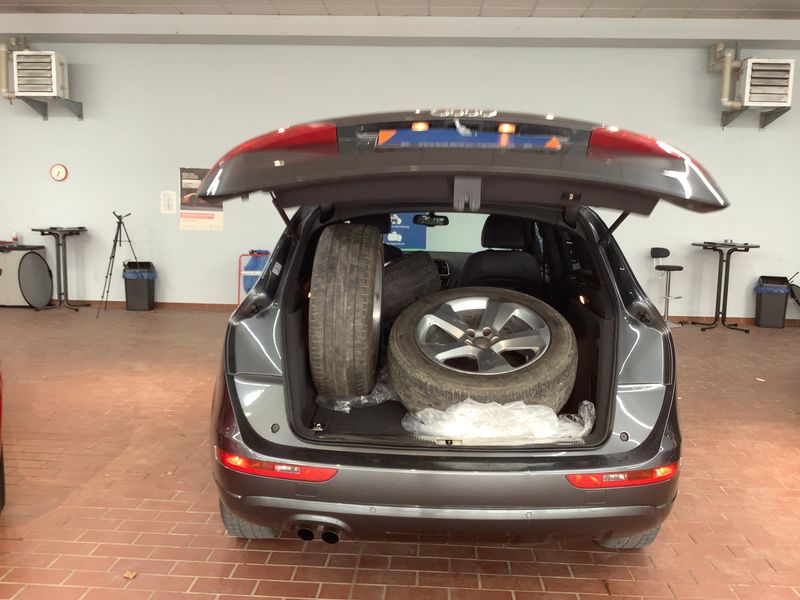 Audi Q5 2.0 TDI quattro 2011 – снимка 16