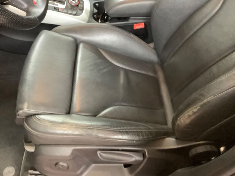Audi Q5 2.0 TDI quattro 2011 – снимка 27