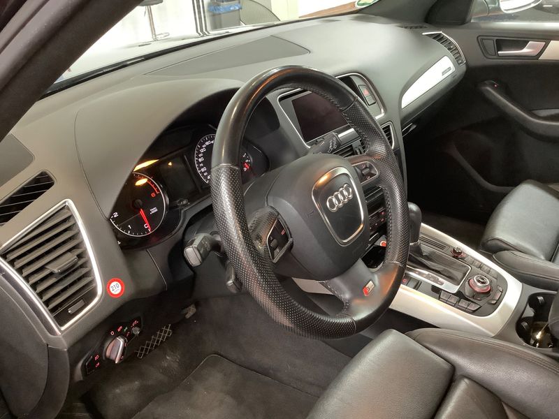 Audi Q5 2.0 TDI quattro 2011 – снимка 28