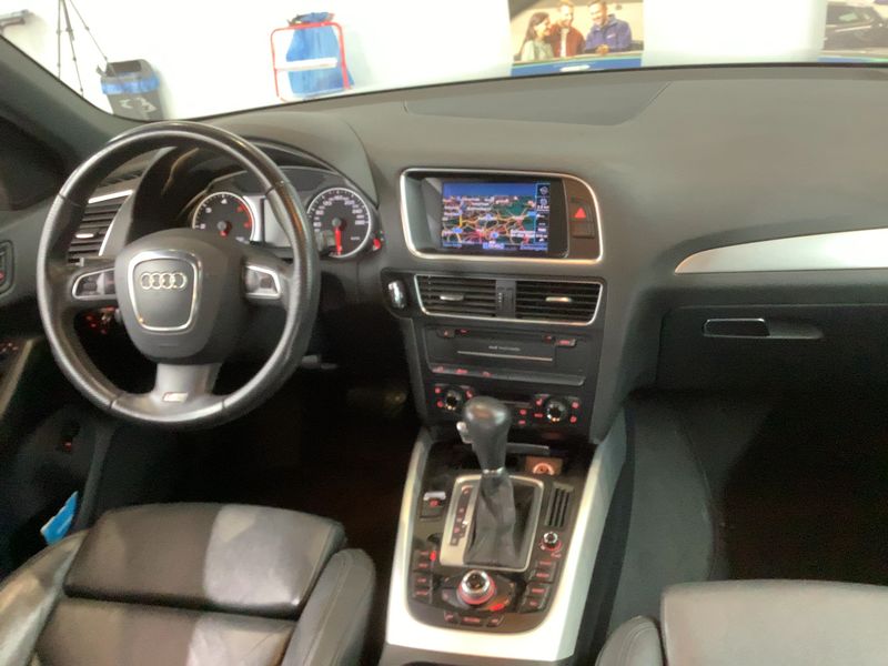 Audi Q5 2.0 TDI quattro 2011 – снимка 18