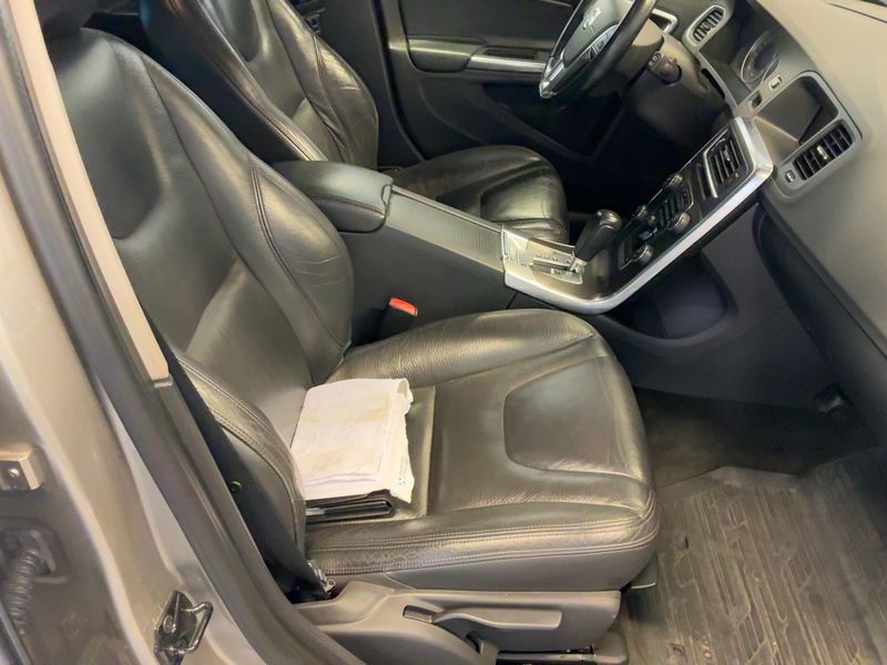 Volvo V60 1.6 T4F Momentum 2012 – снимка 17