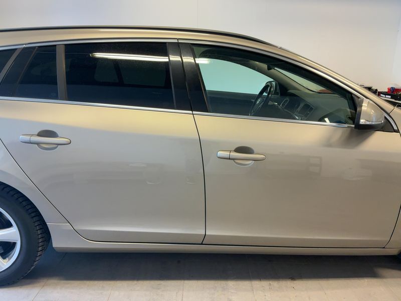 Volvo V60 1.6 T4F Momentum 2012 – снимка 10