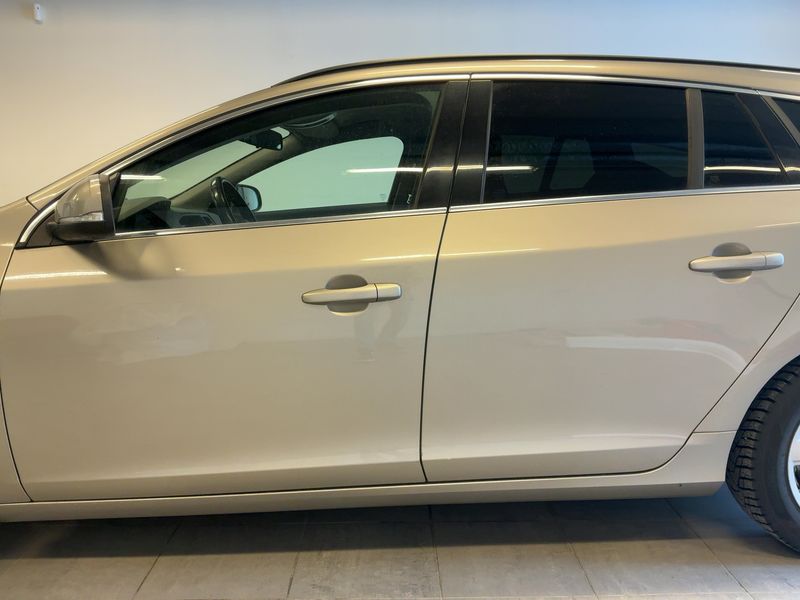 Volvo V60 1.6 T4F Momentum 2012 – снимка 4