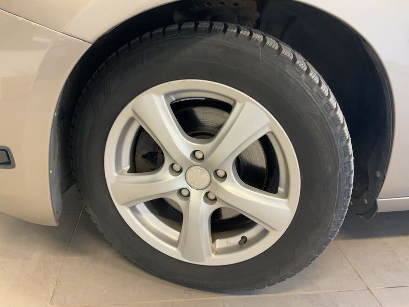 Volvo V60 1.6 T4F Momentum 2012 – снимка 3