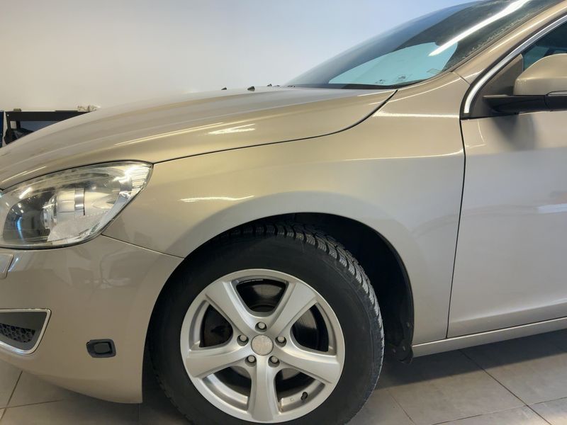 Volvo V60 1.6 T4F Momentum 2012 – снимка 2