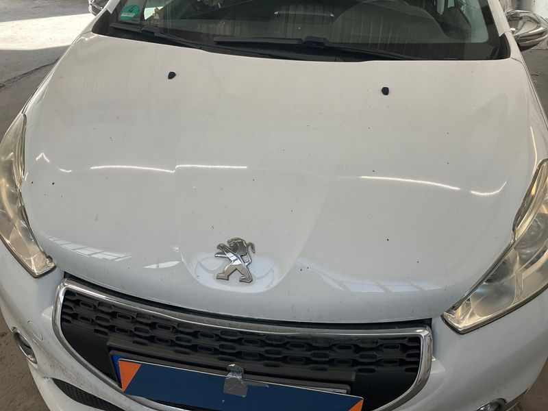 Peugeot 208 1.6 HDi Style 2015 – снимка 43
