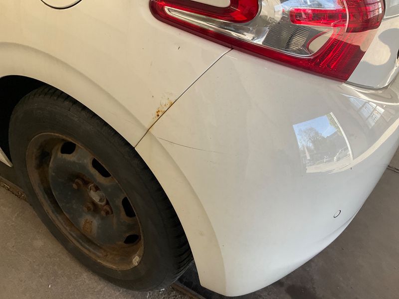 Peugeot 208 1.6 HDi Style 2015 – снимка 40
