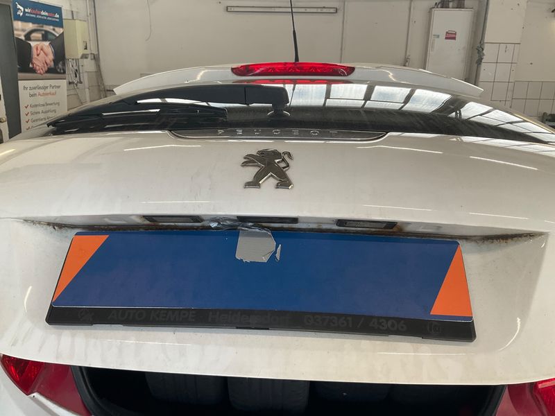 Peugeot 208 1.6 HDi Style 2015 – снимка 42