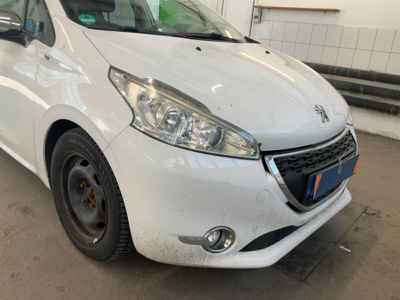Peugeot 208 1.6 HDi Style 2015 – снимка 12