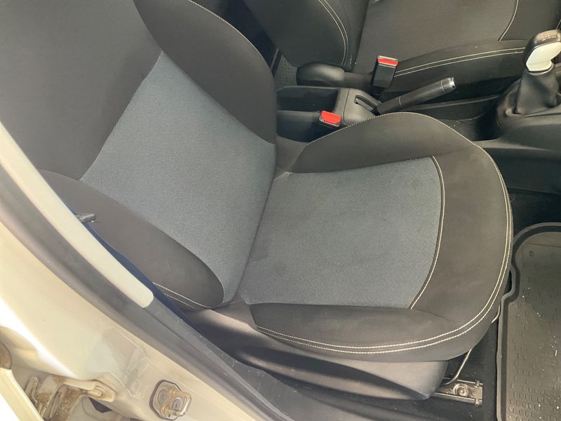 Peugeot 208 1.2 PureTech Like 2017 – снимка 29