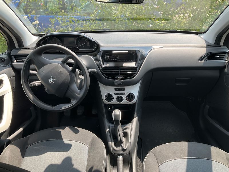 Peugeot 208 1.2 PureTech Like 2017 – снимка 18