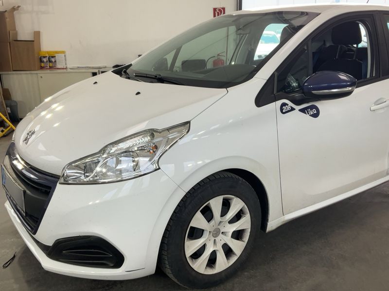Peugeot 208 1.2 PureTech Like 2017 – снимка 2
