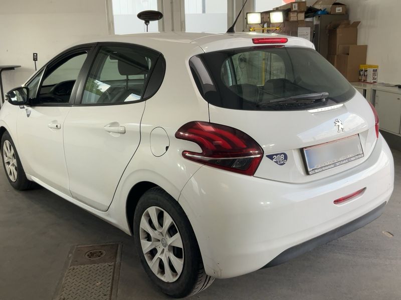 Peugeot 208 1.2 PureTech Like 2017 – снимка 6