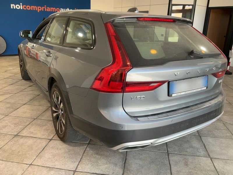 Volvo V90 Cross Country 2.0 T5 Business Plus AWD 2019 – снимка 6
