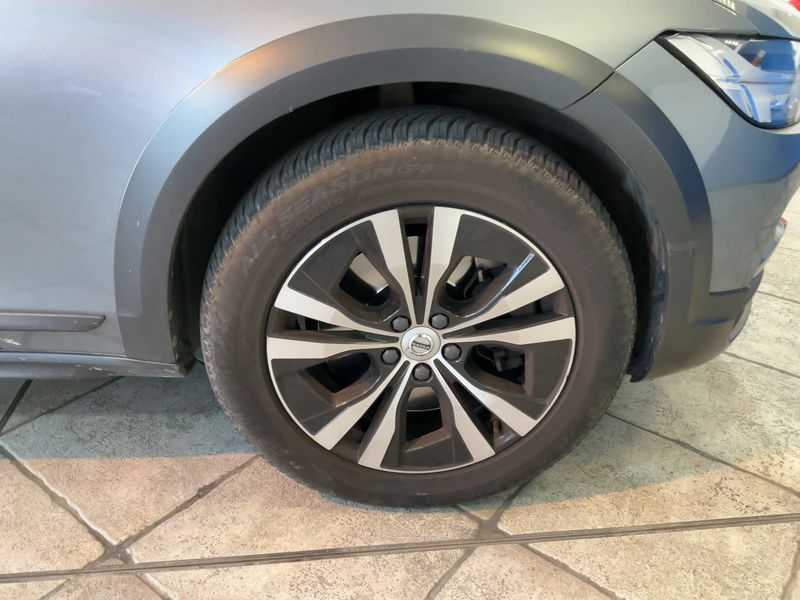 Volvo V90 Cross Country 2.0 T5 Business Plus AWD 2019 – снимка 11