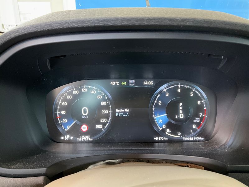 Volvo V90 Cross Country 2.0 T5 Business Plus AWD 2019 – снимка 18